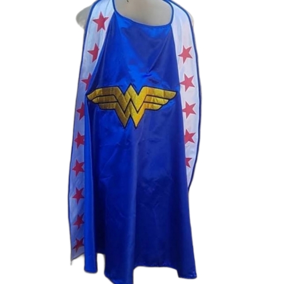 DC Comics Other - Cape/wonderwoman/red white blue gold/six flags